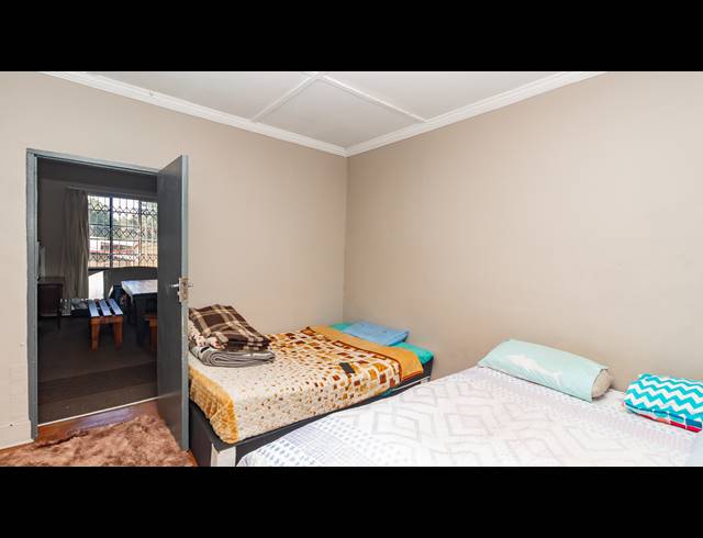 6 BEDROOM FREESTANDING FOR SALE IN BRIXTON